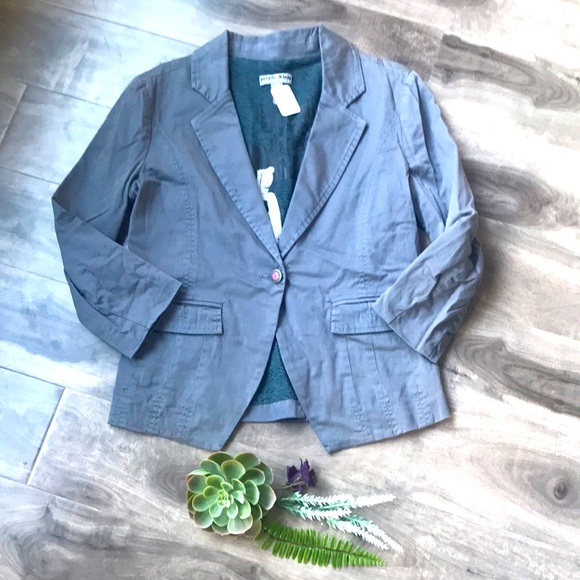 Perple & Lola Jackets & Blazers - 🎄2/$30🎄 PERPLE & LOLA Grey blazer with graphic art design - NEW